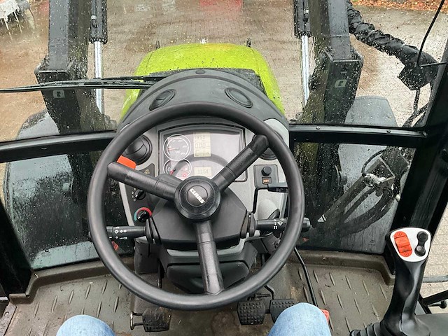 2011 claas arion 420 vierwielaangedreven landbouwtractor met voorlader - afbeelding 20 van  40