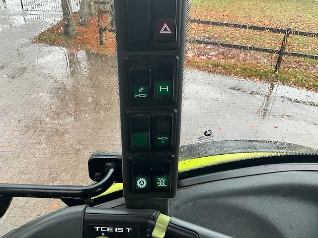 2011 claas arion 420 vierwielaangedreven landbouwtractor met voorlader - afbeelding 26 van  40