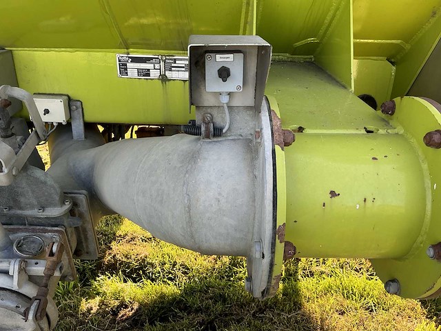 2011 claas xerion 3800 trac vc ptlx 28 landbouwtractor - afbeelding 10 van  69