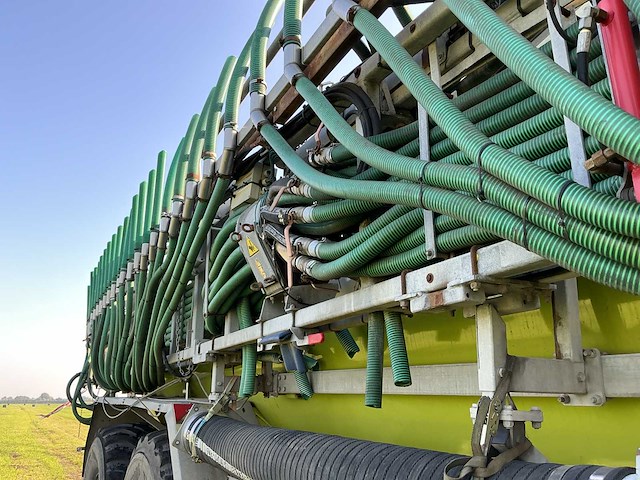 2011 claas xerion 3800 trac vc ptlx 28 landbouwtractor - afbeelding 15 van  69