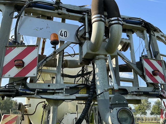 2011 claas xerion 3800 trac vc ptlx 28 landbouwtractor - afbeelding 28 van  69