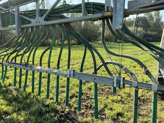 2011 claas xerion 3800 trac vc ptlx 28 landbouwtractor - afbeelding 29 van  69