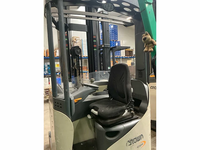 2011 crown esr 5260 reach truck - afbeelding 4 van  27