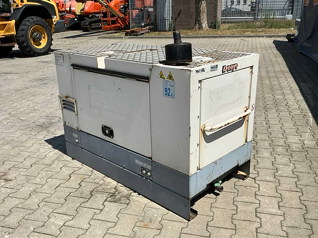 2011 denyo dlw 400esew dc lasaggregaat / ac stroomaggregaat aanhangwagen - afbeelding 7 van  19