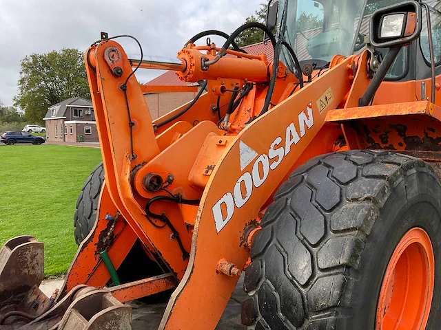 2011 doosan dl200 shovel - afbeelding 2 van  37