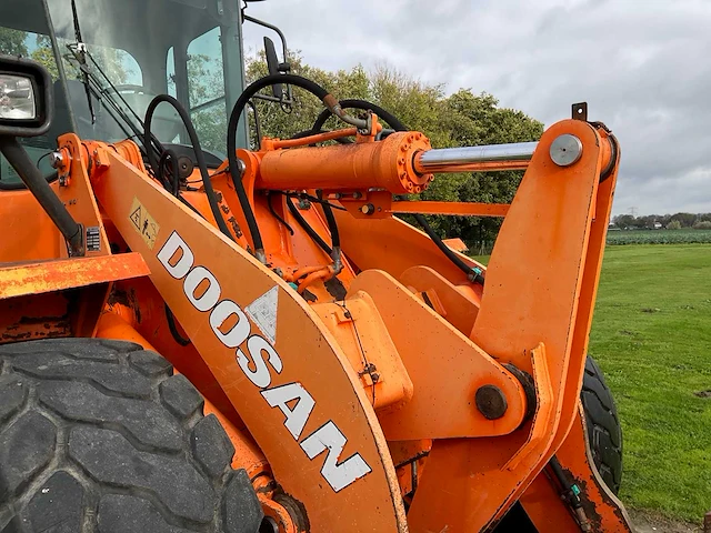 2011 doosan dl200 shovel - afbeelding 7 van  37