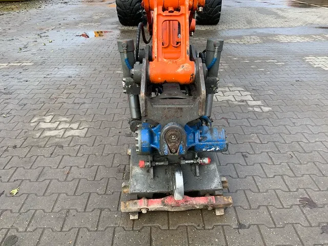 2011 doosan dx140w banden graafmachine - afbeelding 29 van  60