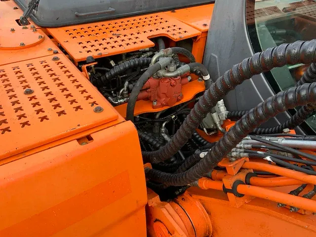 2011 doosan dx140w banden graafmachine - afbeelding 44 van  60