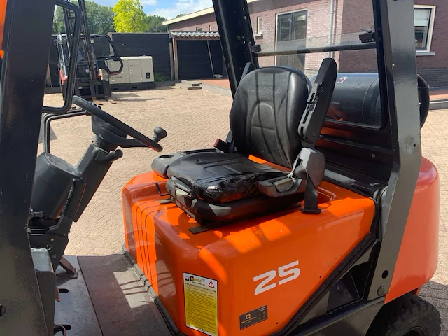 2011 doosan g25g lp vorkheftruck - afbeelding 8 van  25