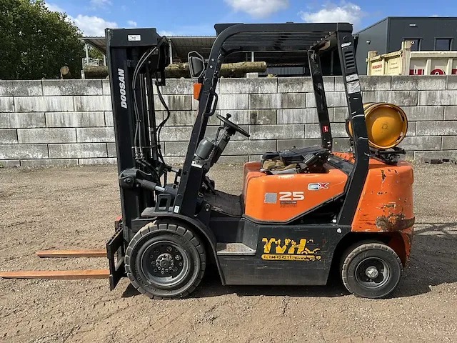 2011 doosan g25g vorkheftruck - afbeelding 12 van  30