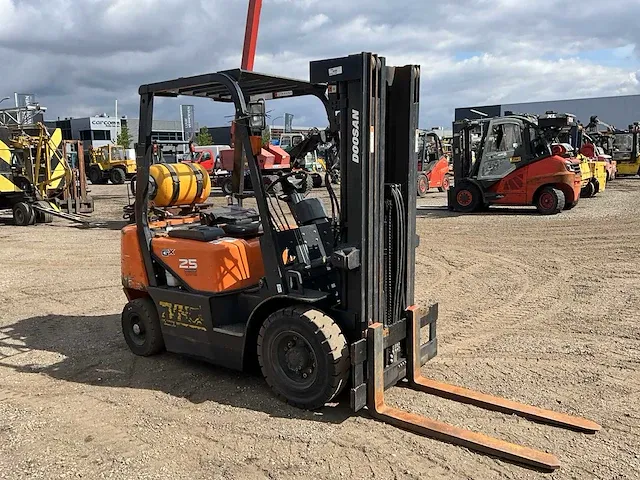 2011 doosan g25g vorkheftruck - afbeelding 28 van  30