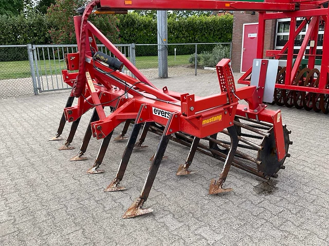 2011 evers mustang ld-13 r62 cultivator - afbeelding 1 van  11