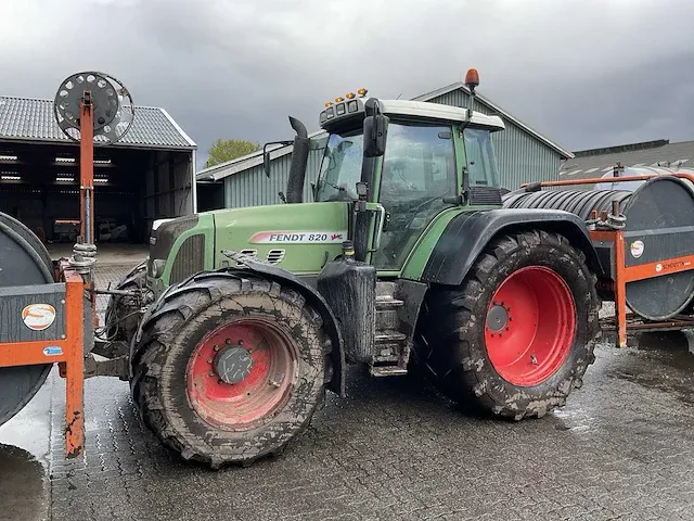 2011 fendt 820 vario tms vierwielaangedreven landbouwtractor - afbeelding 1 van  24