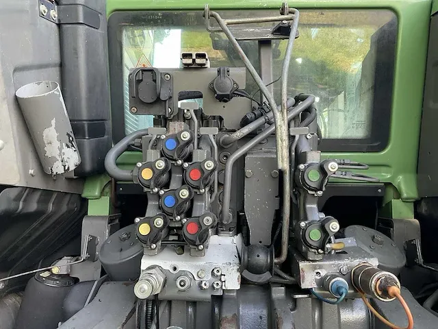 2011 fendt 939 vario vierwielaangedreven landbouwtractor - afbeelding 9 van  20