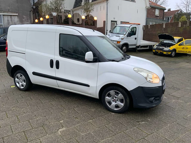 2011 fiat doblò cargo bedrijfswagen - afbeelding 15 van  20