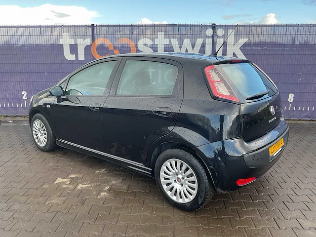 2011 fiat punto evo personenauto - afbeelding 6 van  12