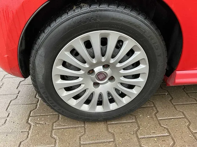 2011 fiat punto evo personenauto - afbeelding 2 van  26