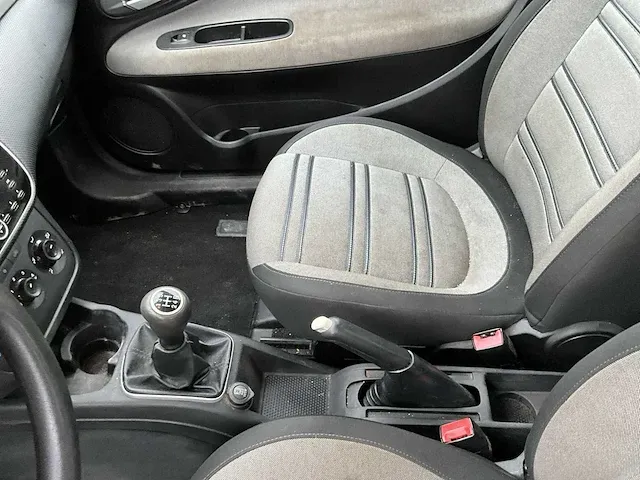 2011 fiat punto evo personenauto - afbeelding 7 van  26
