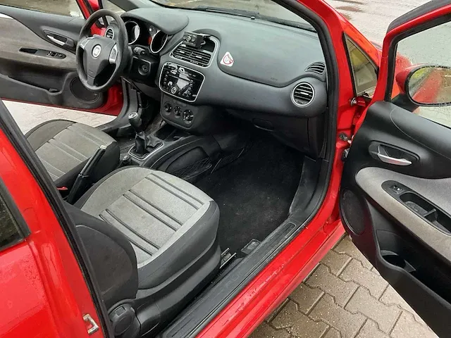 2011 fiat punto evo personenauto - afbeelding 8 van  26