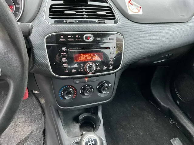 2011 fiat punto evo personenauto - afbeelding 10 van  26