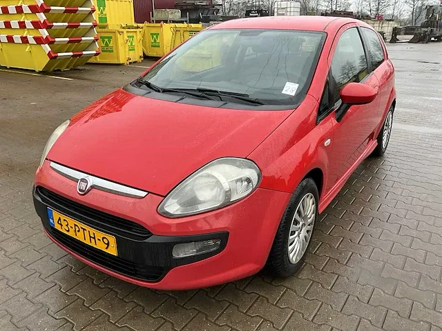 2011 fiat punto evo personenauto - afbeelding 1 van  26