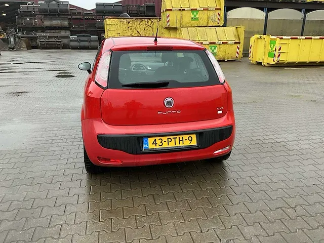 2011 fiat punto evo personenauto - afbeelding 21 van  26