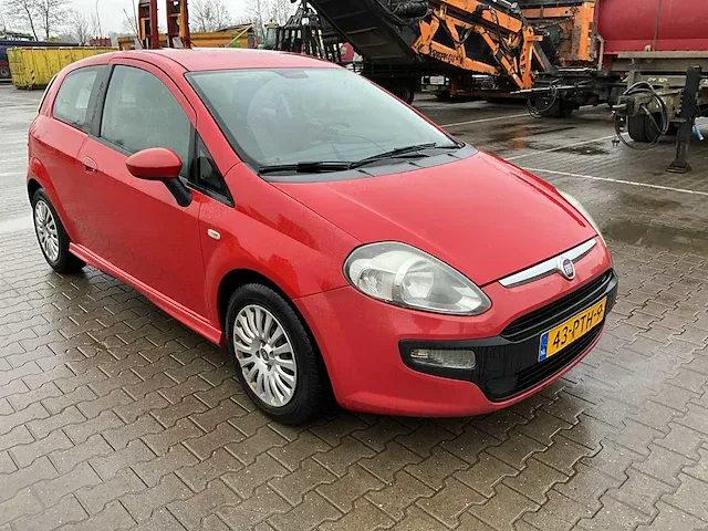 2011 fiat punto evo personenauto - afbeelding 24 van  26