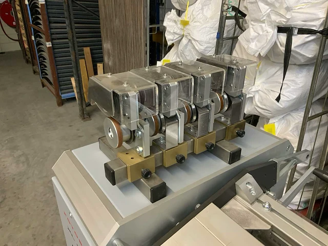 2011 fotoba xl320 vol-automatische snijmachine - afbeelding 27 van  41