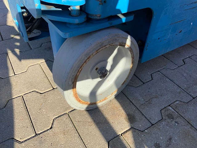 2011 genie grc-12 hoogwerker / personenlift - afbeelding 3 van  15