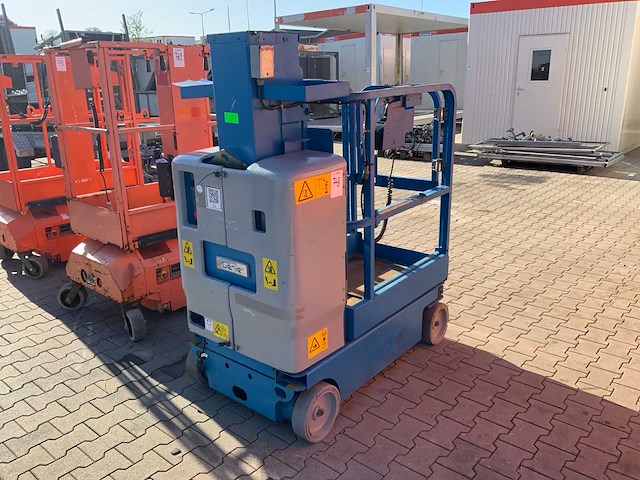 2011 genie grc-12 hoogwerker / personenlift - afbeelding 10 van  15