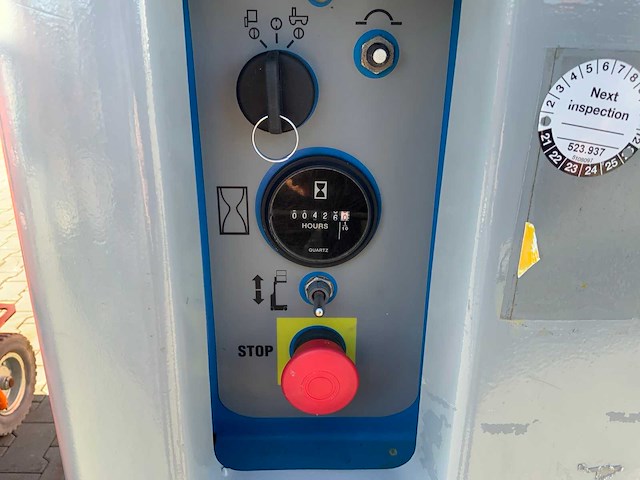 2011 genie grc-12 hoogwerker / personenlift - afbeelding 11 van  15