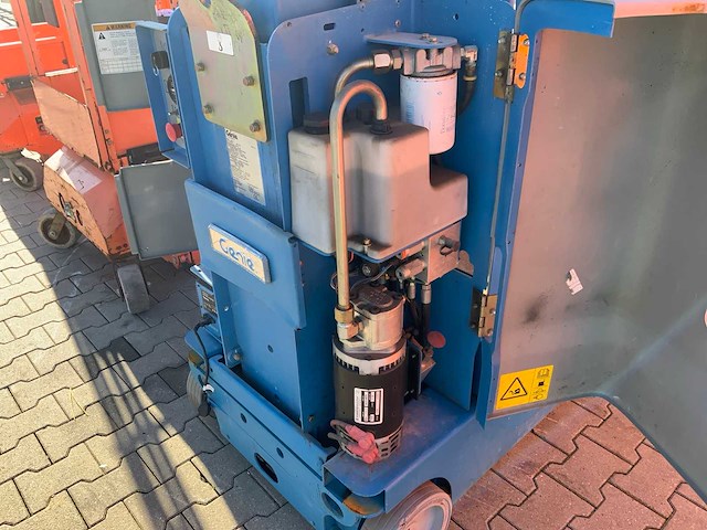 2011 genie grc-12 hoogwerker / personenlift - afbeelding 15 van  15