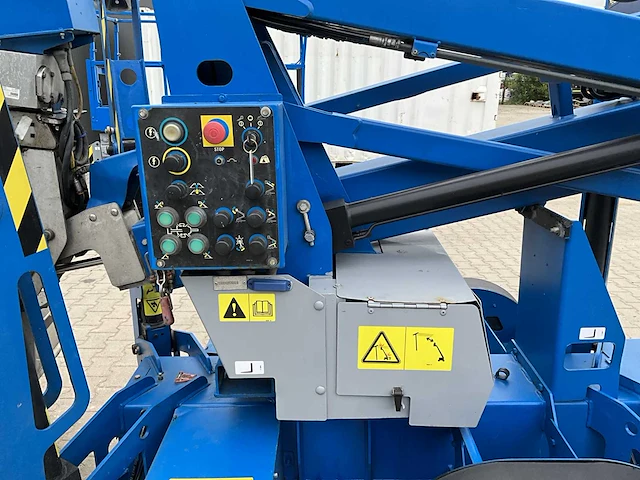 2011 genie tz-34/20 knikarmhoogwerker op aanhangwagen - afbeelding 21 van  22