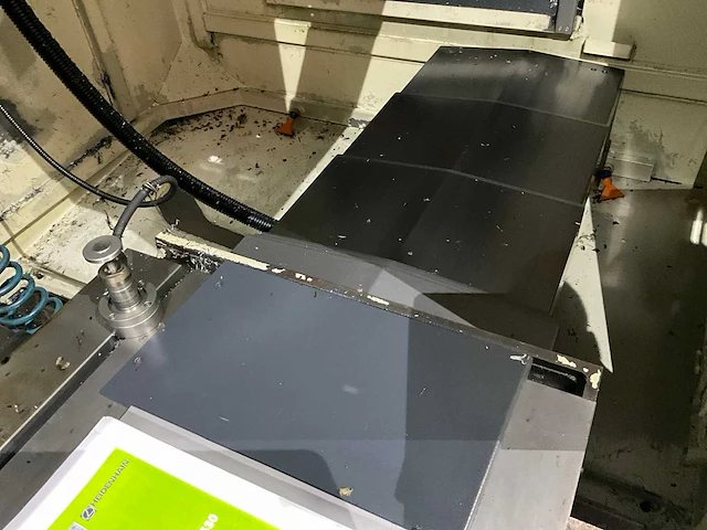 2011 hartford vmc-1270 cnc bewerkingscentrum - afbeelding 16 van  23