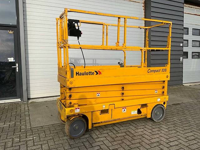 2011 haulotte compact 10n hoogwerker - afbeelding 1 van  11