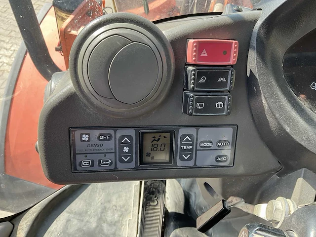 2011 hitachi zw180-3 shovel - afbeelding 31 van  37