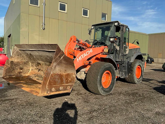 2011 hitachi zw180 shovel - afbeelding 1 van  49