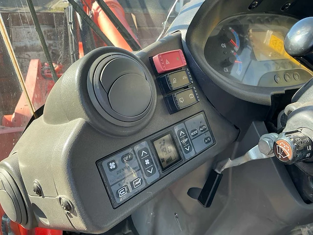 2011 hitachi zw180 shovel - afbeelding 27 van  49