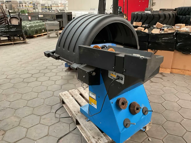 2011 hofmann geodyna 4500-2 banden balanceerapparaat - afbeelding 3 van  8