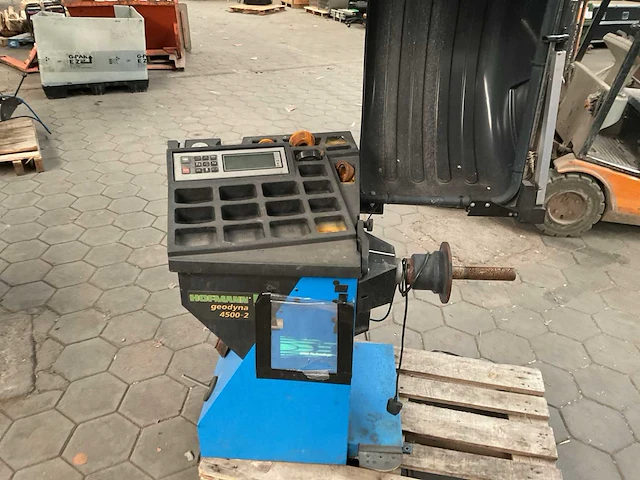 2011 hofmann geodyna 4500-2 banden balanceerapparaat - afbeelding 6 van  8