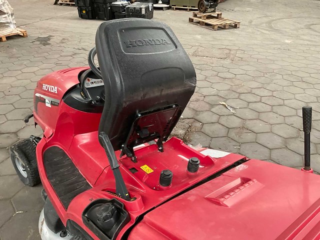 2011 honda 2417 zitmaaier - afbeelding 12 van  13