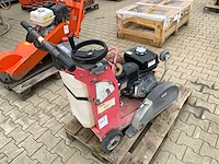 2011 husqvarna fs400lv asfaltzaagmachine / betonzaagmachine - afbeelding 1 van  8
