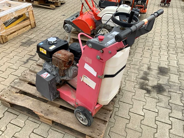 2011 husqvarna fs400lv asfaltzaagmachine / betonzaagmachine - afbeelding 2 van  8