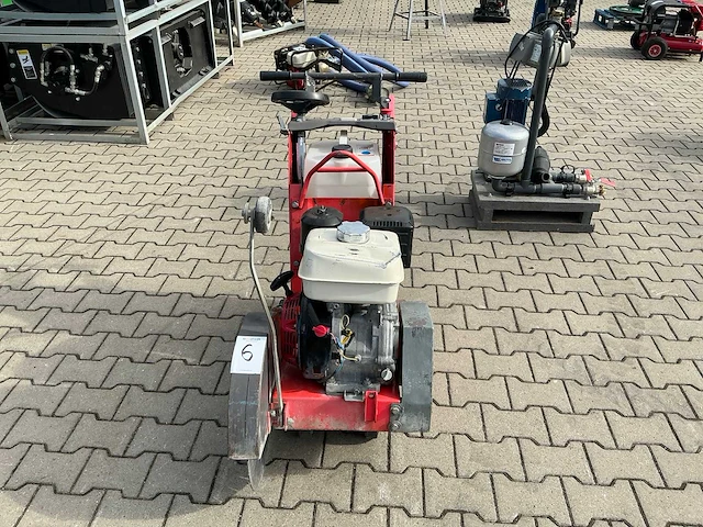 2011 husqvarna fs400lv betonzaag - afbeelding 12 van  15