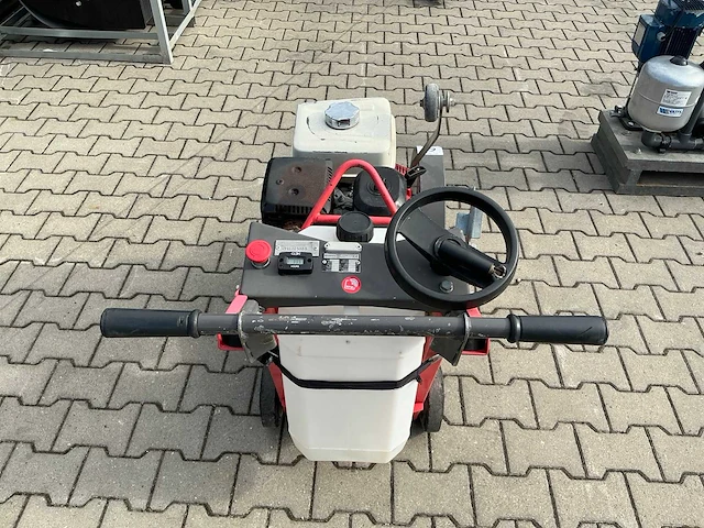 2011 husqvarna fs400lv betonzaag - afbeelding 13 van  15