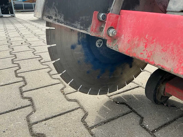 2011 husqvarna fs400lv betonzaag - afbeelding 15 van  15