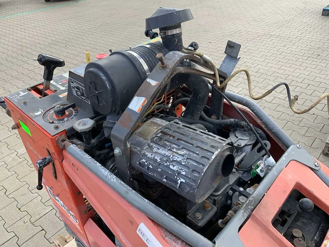2011 husqvarna fs4800d asfaltzaagmachine / vloerzaag - afbeelding 11 van  14