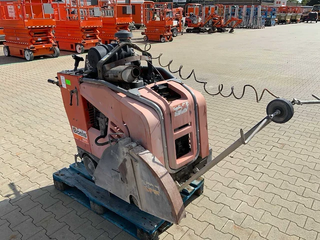 2011 husqvarna fs4800d asfaltzaagmachine / vloerzaag - afbeelding 1 van  14