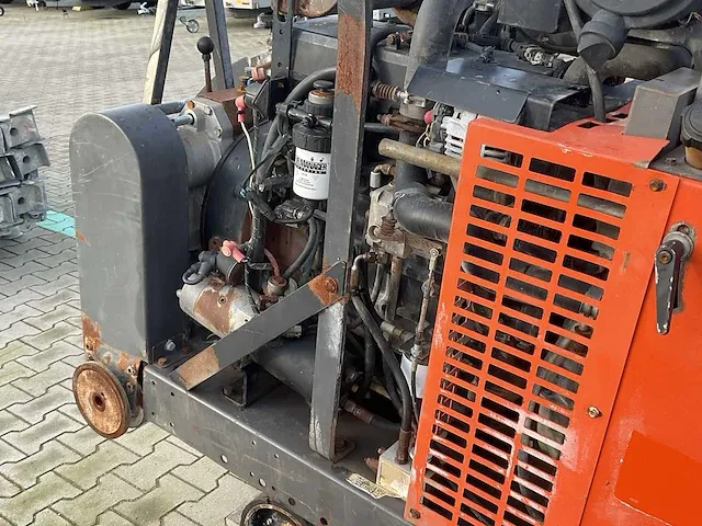 2011 husqvarna fs8400 48 asfaltzaagmachine / betonzaagmachine - afbeelding 2 van  18