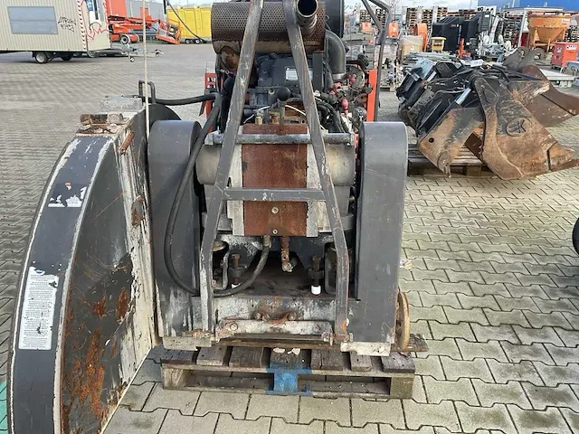 2011 husqvarna fs8400 48 asfaltzaagmachine / betonzaagmachine - afbeelding 4 van  18